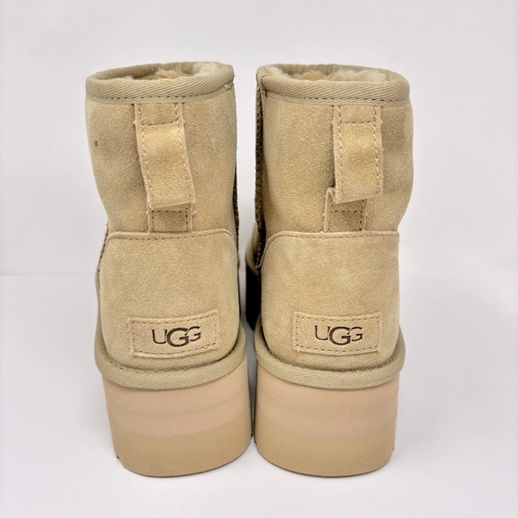 NWT UGG Classic Mini Platform Boots in Mustard Seed - 10 - Picture 4 of 11